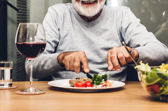 Senioren sollten hochwertig essen.